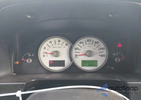 2005 Ford Escape Xlt from USA, damaged, VIN 1FMCU03105DA26924